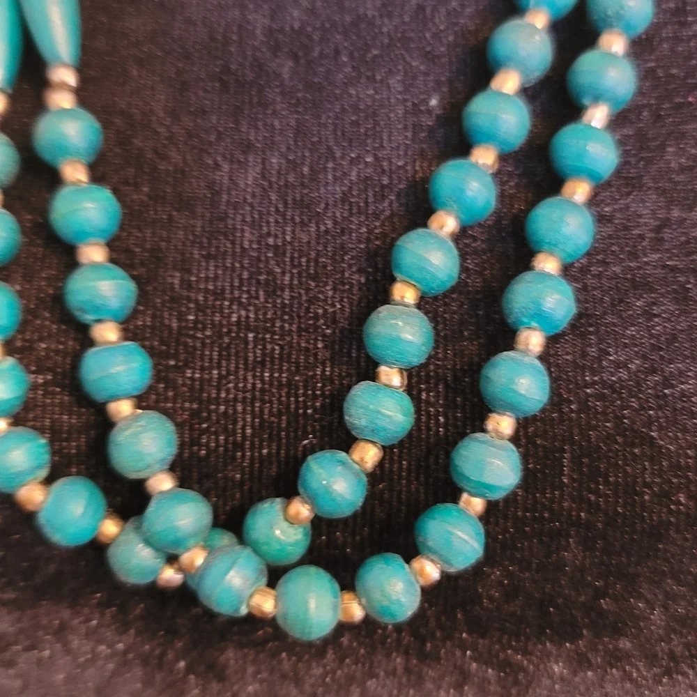 Jade color 2 strand necklace - Picture 2 of 3